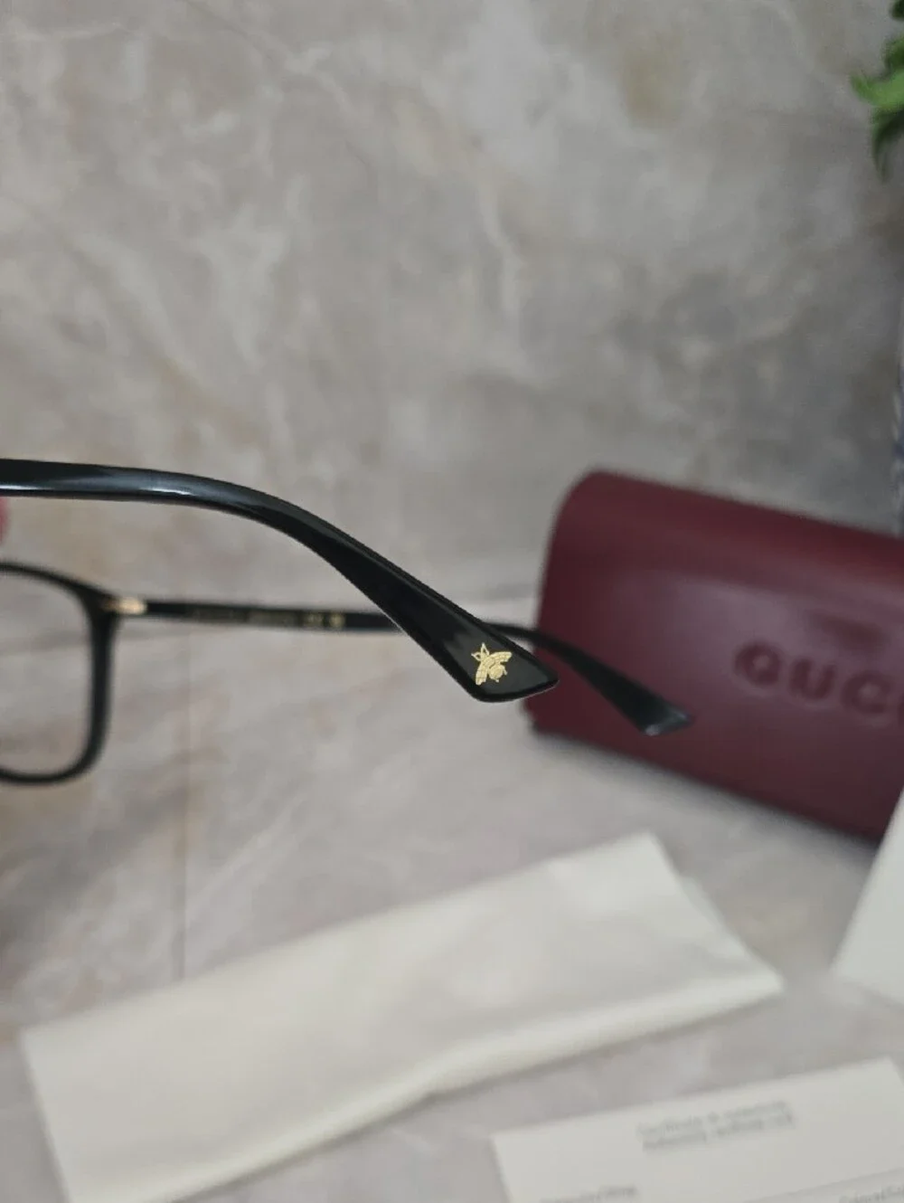 Gucci hint brand